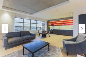 Luxurious and Spacious Central London room in Canary Wharf with a City View & a Private Bathroom