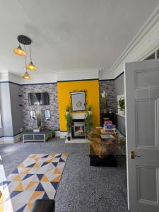 Charming - Free Parking - Sleeps 6 - M20-FolkestoneCentralStation