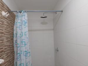 Cozy Central Apartment Ideal for Work & Travel