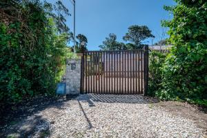 Casa de barro con pileta, ideal familias y parejas