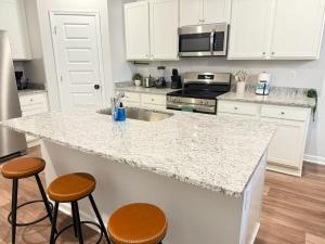 Coastal Haven Modern Family House 3BR 3BA