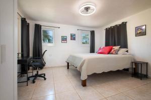 Milton 3 Br Quiet Beachfront Pool Dock