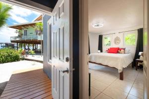 Milton 2 Br Quiet Beachfront Pool Dock