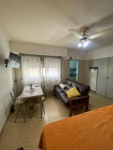 Céntrico, a metros de la peatonal