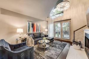 Spacious and Bright, 2-Story Executive Loft