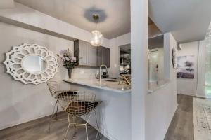 Spacious Lakewood 2-Bed Loft w patio