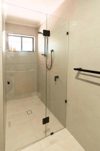 Tranquil 3-bedroom farmhouse in lovely McLaren Vale with AC