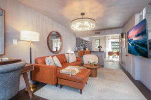 Stylish 2-Story Loft Retreat