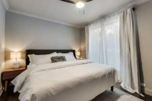 Dallas 2BR Condo Resort Pool by White Rock Lake