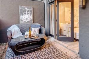 Dallas Retreat Pool & California-Inspired Design