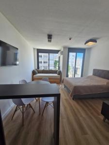 Cerca de todo, monoambiente con parking