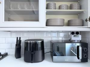 Big 4 Bedroom House for Work Groups near NEC, JLR, HS2 with Private Driveway