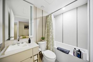 Spacious Condo with 2 Beds Unbeatable Location