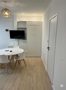 Calido Monoambiente frente a la playa!