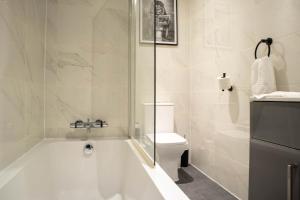 Cotswold Escape 15 - City Centre