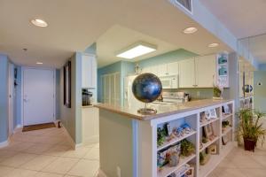Beachfront Condo with Pool Access in Ponce Inlet