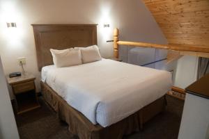 The Rundlestone Lodge