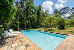 Casa de Alto Padrão na Serra com Piscina e Jacuzzi