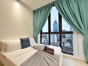 Majestic Wonder Studio Suite with Infinity Pool
