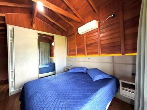 Casa nova com banheira, piscina e jacuzzi