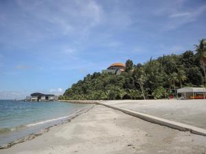 The Riahi Residences at Nirup Island