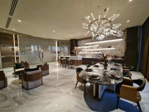 New Ultra Highend Condo center BKK BTS 4min walk Perfect for Staycation