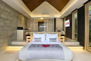 Honora Smart Royal 1 BR Private Pool Villa ZN447