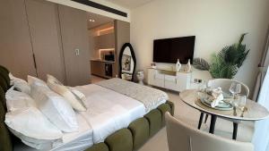Top-Rated JVC Studio I 5-Star Location I Sleeps 3