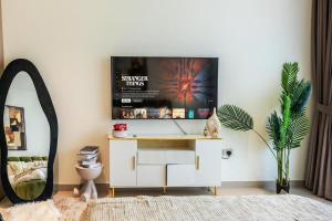 Top-Rated JVC Studio I 5-Star Location I Sleeps 3