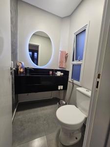 Casa aconchegante com piscina e churrasqueira