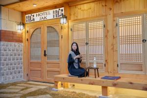 Hotel Jak Insandong by Aank