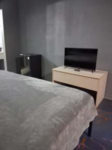 King Bed Hotel Room 259