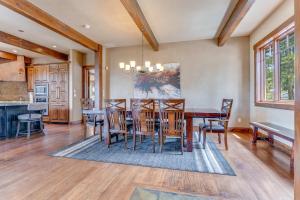 Lux Cabin - Sauna - Hot tub & Game Room