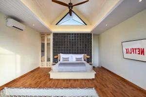 Floria Comfortable 1 BR Loft Pool Villa With Jacuzzi ZN448