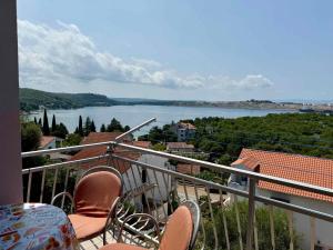 Apartments in Omisalj - Insel Krk 13342
