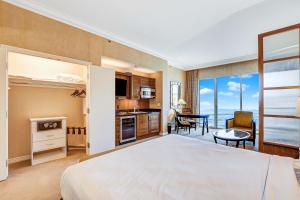 Sub Penthouse MGM Studio Top golf Pool Views MAIN