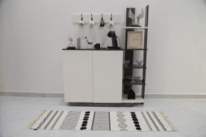 شقه لك بالكامل غرفة وصاله