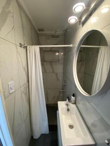 Mini Cooper, completo y bien ubicado