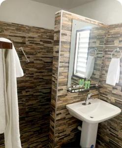 Cozy 2 of 5 Apartment in the Heart of Ocho Rios