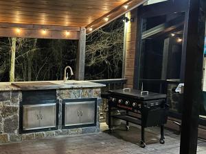 Ultra Lux 5 Bedrooms Hot tub Close to Casino