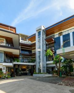 REYNAS THE HAVEN and GARDENS