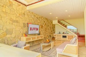 Hilary Entire 1 BR Loft Suite Room ZN449