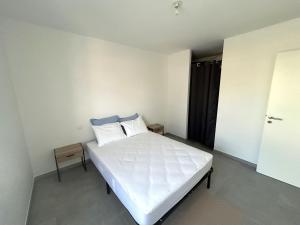 Appartement climatisé proche plage avec parking - FR-1-837-43