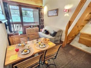 Studio mezzanine à Val dIsère pour 3 pers. avec animaux & parking couvert - FR-1-411-1019