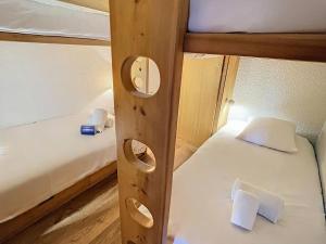 Appartement proche des pistes avec balcon, vue sur vallée - FR-1-688-105