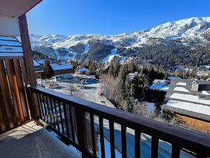 Appartement proche des pistes avec balcon, vue sur vallée - FR-1-688-105