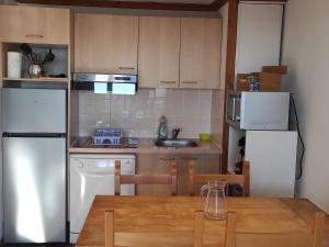 Appartement 6 pers à Super Besse avec Balcon et Piscine - FR-1-814-179