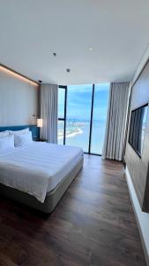 Execuitive Bay View A La Carte Hạ Long