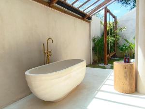 New Manggis 2, Kuta Central