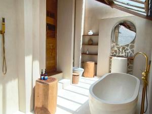 New Manggis 2, Kuta Central